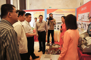 Félicite chaleureusement le maire de Zhaoqing à Shenghui Machinery Co., Ltd. Inspecter et indiquer l'orientation de développement de notre entreprise.